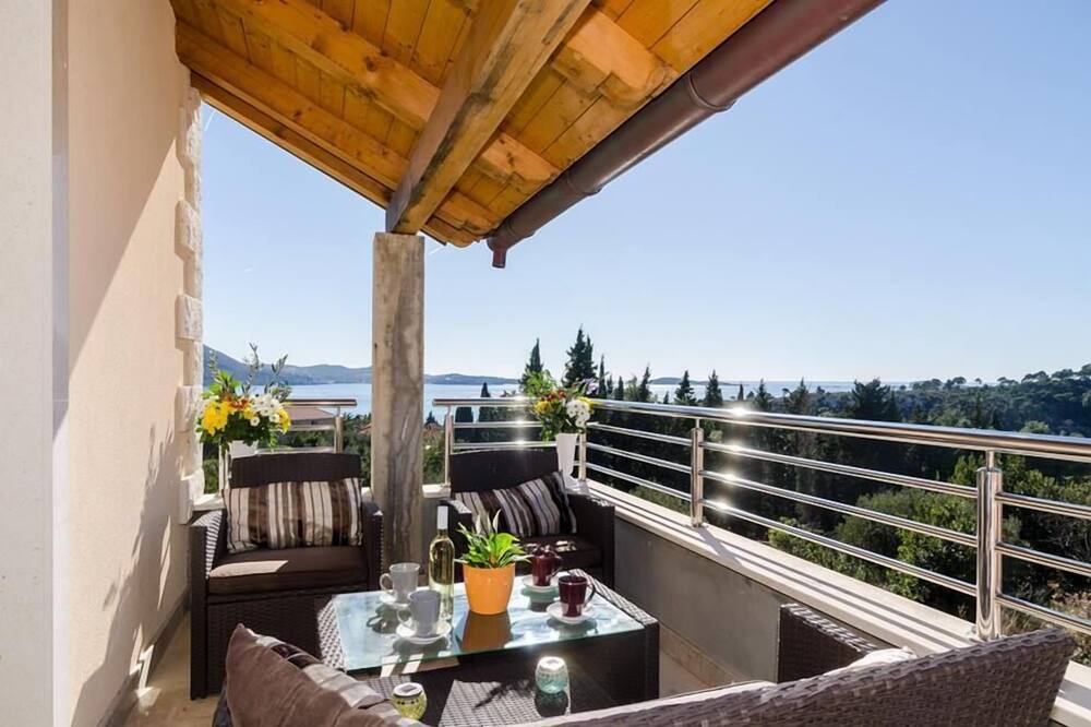 Photo of Patio Balcony in Brasina