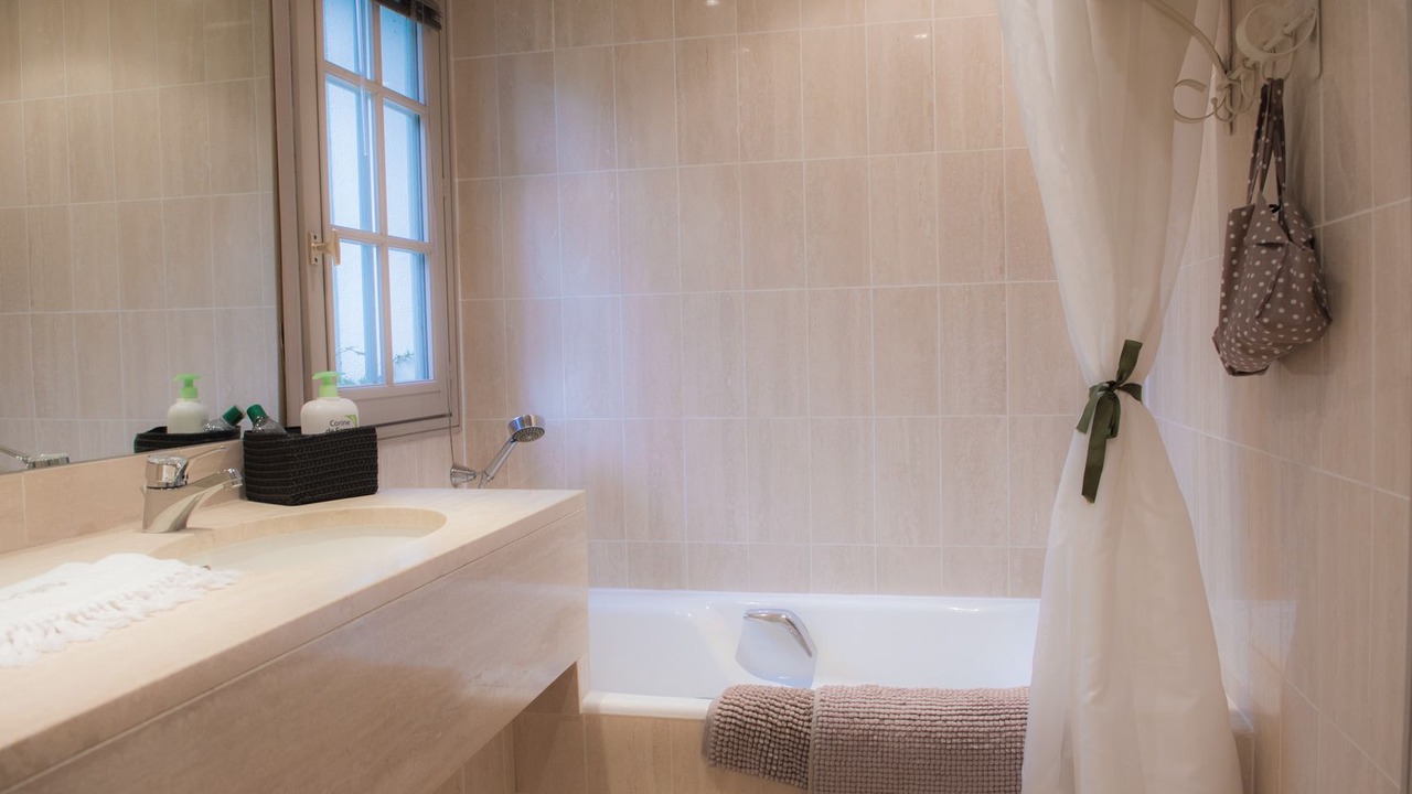 Photo of Bathroom in La Haye-du-Theil