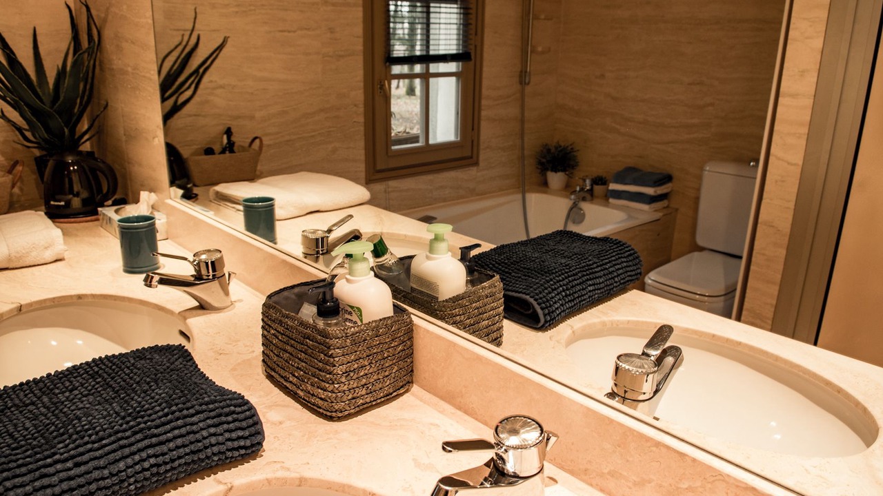 Photo of Bathroom in La Haye-du-Theil