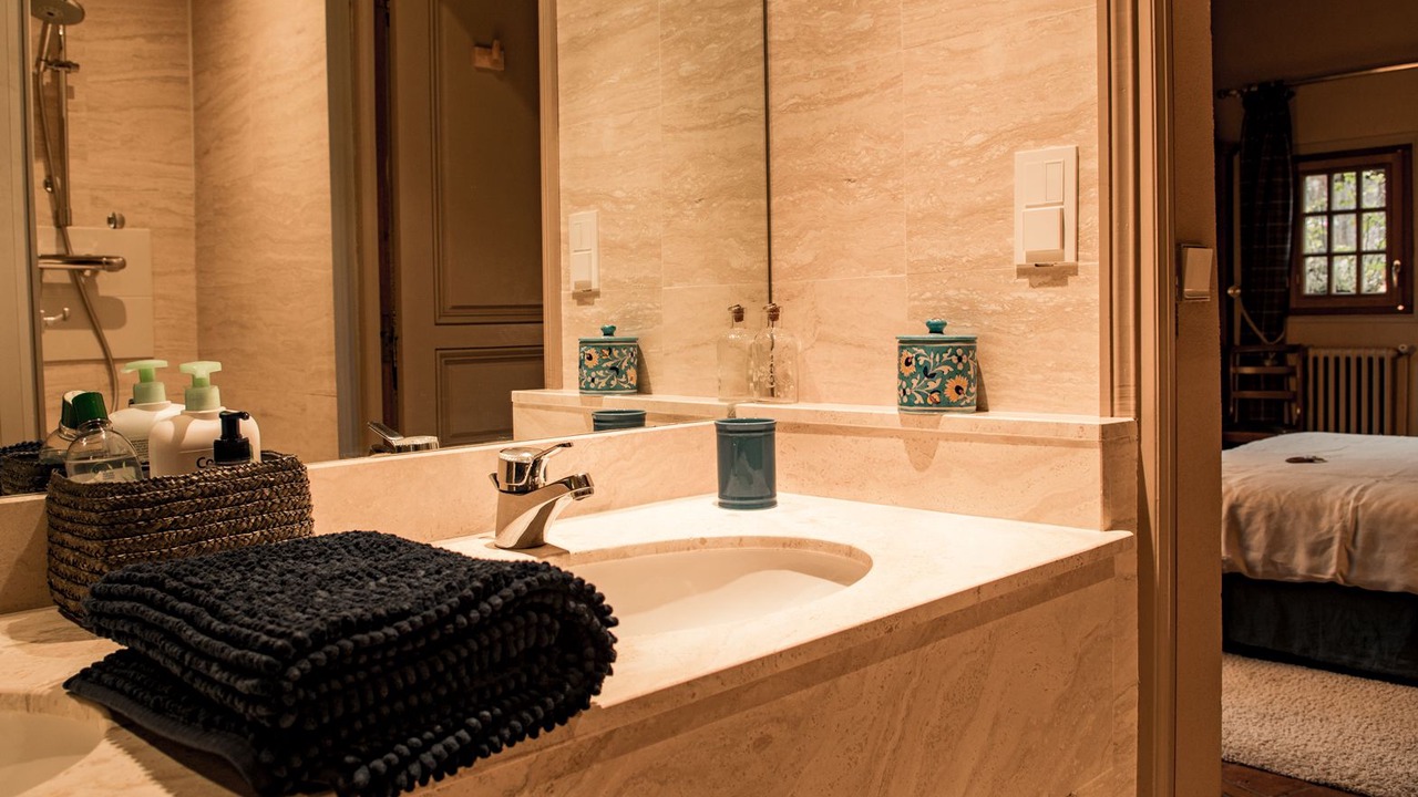 Photo of Bathroom in La Haye-du-Theil