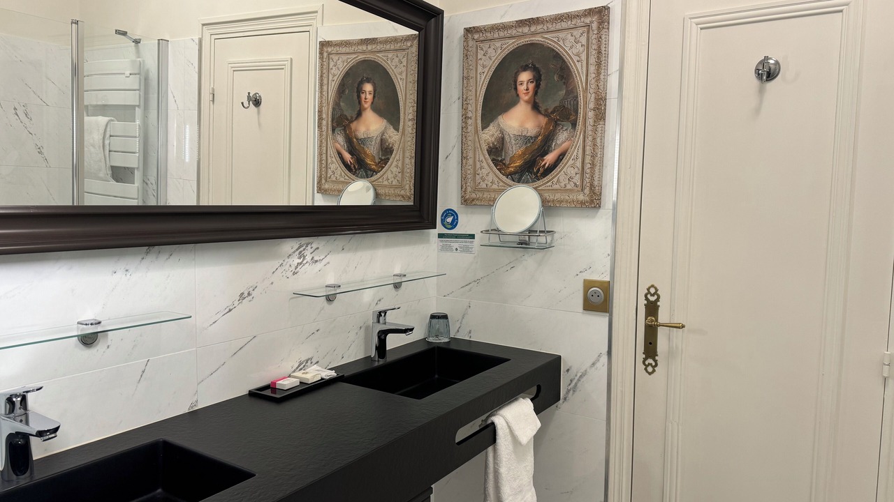 Photo of Bathroom in Chenehutte-Treves-Cunault