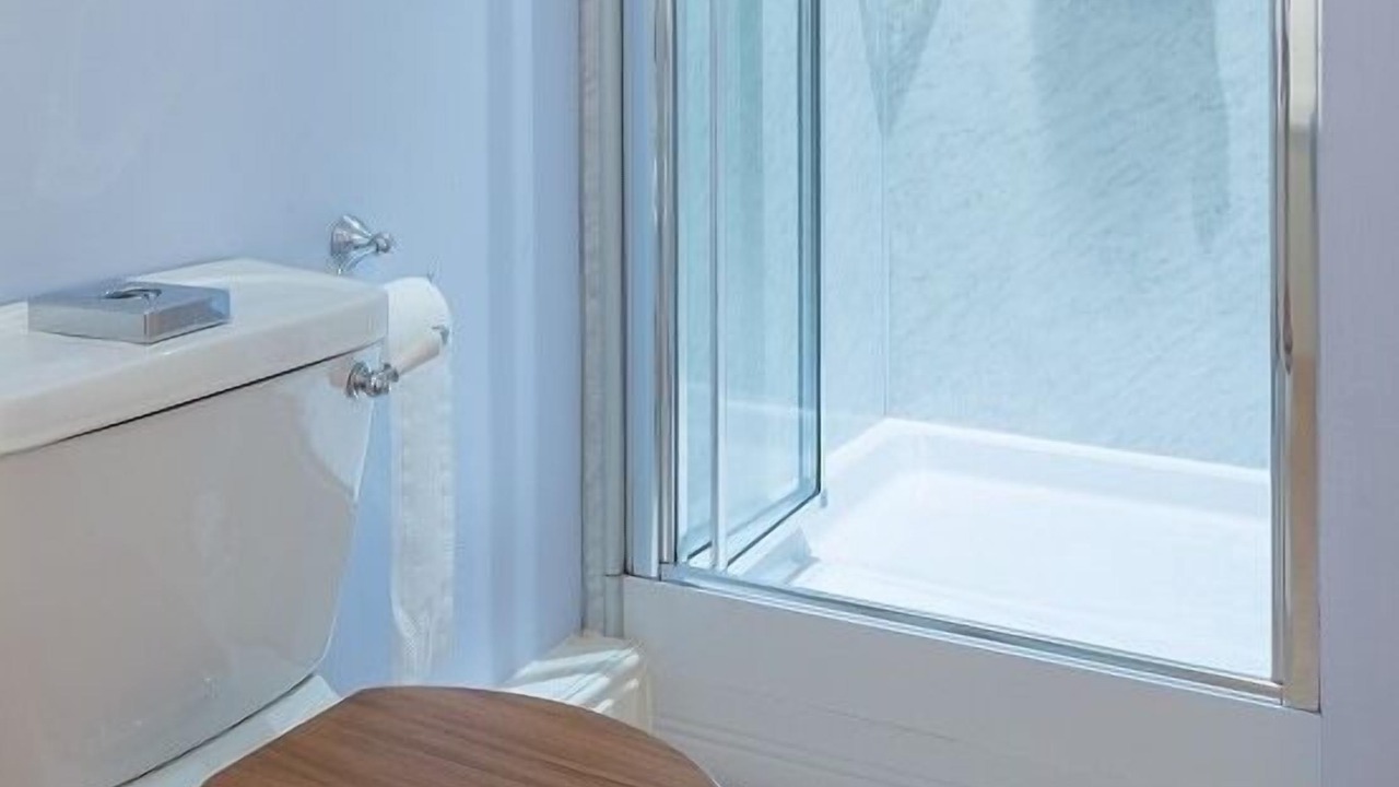 Photo of Bathroom in Ebbesborne Wake