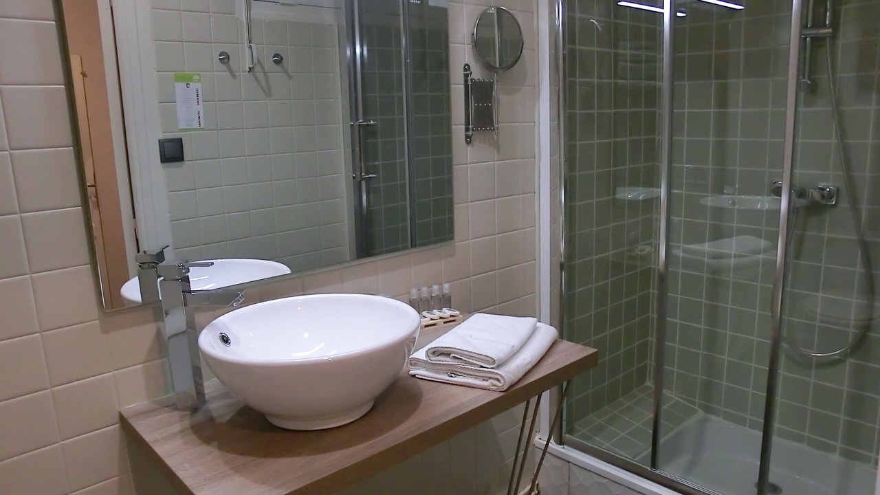 Photo of Bathroom in Port-Vendres