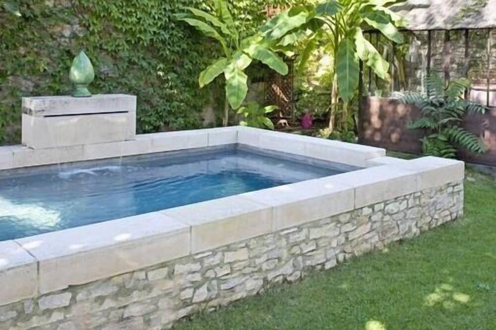 Photo of Others in Martel