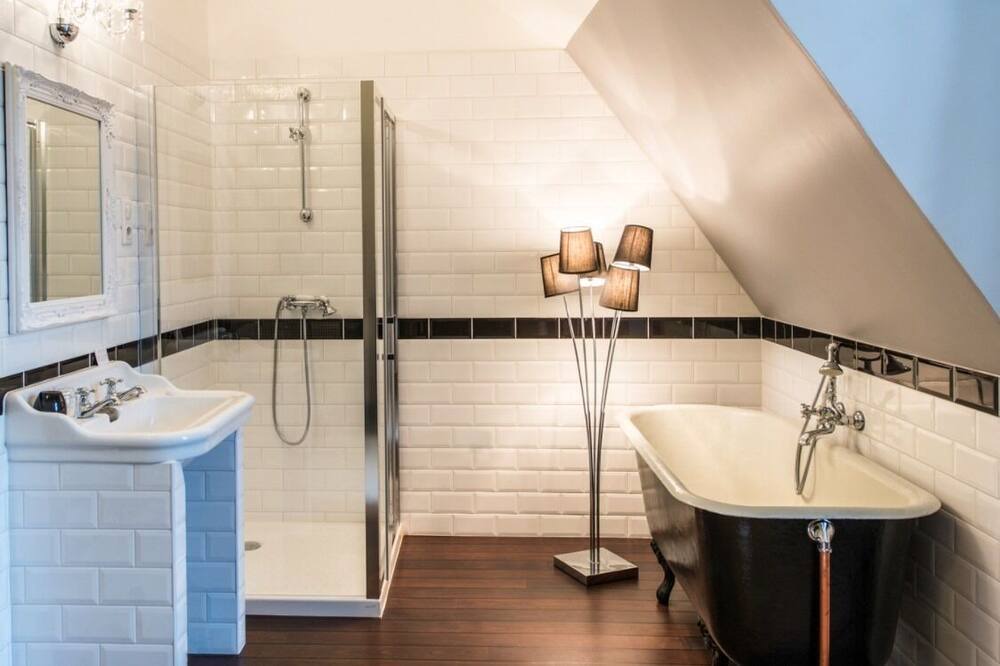 Photo of Bathroom in Martel