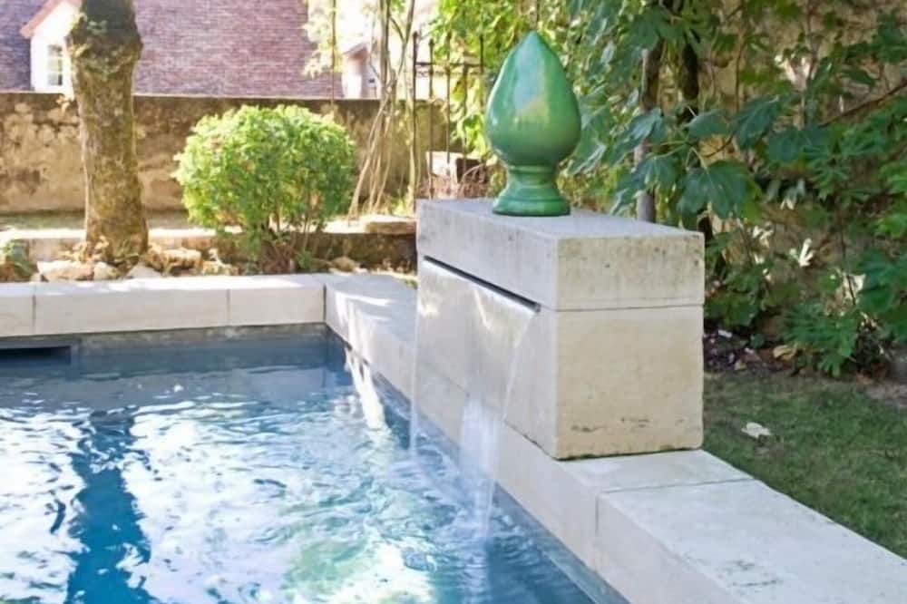 Photo of Others in Martel