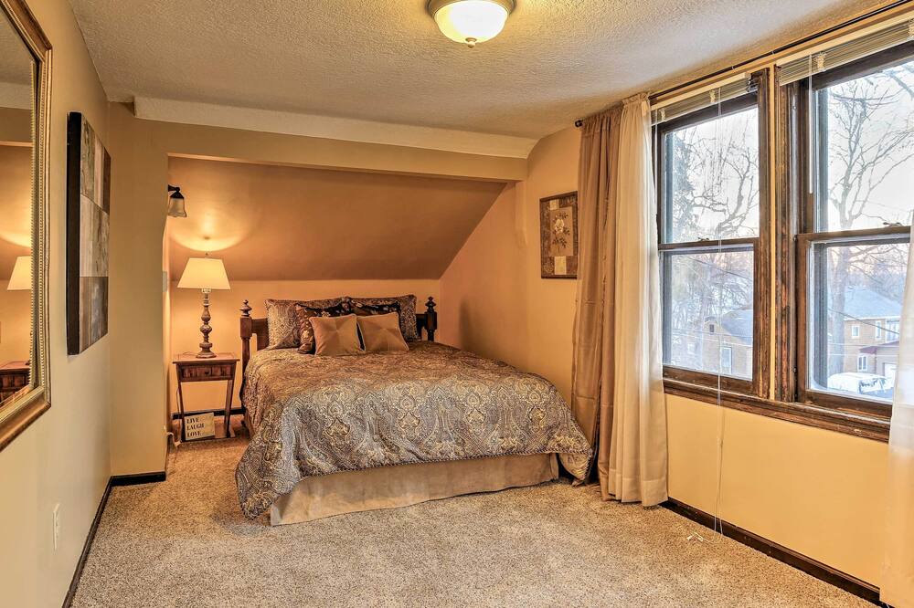 Photo of Bedroom in Mound