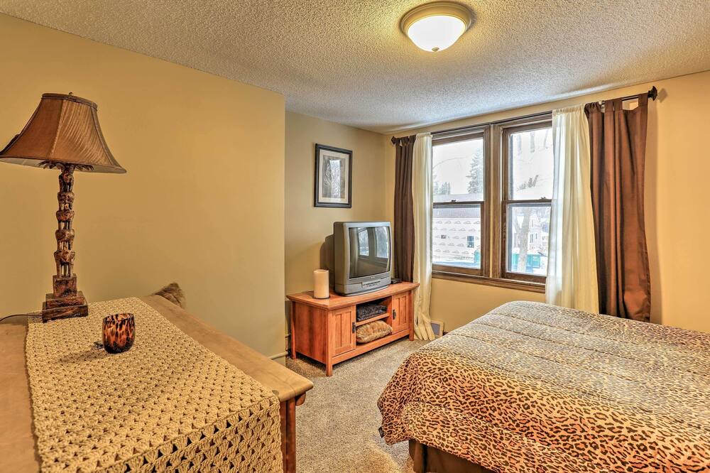 Photo of Bedroom in Mound