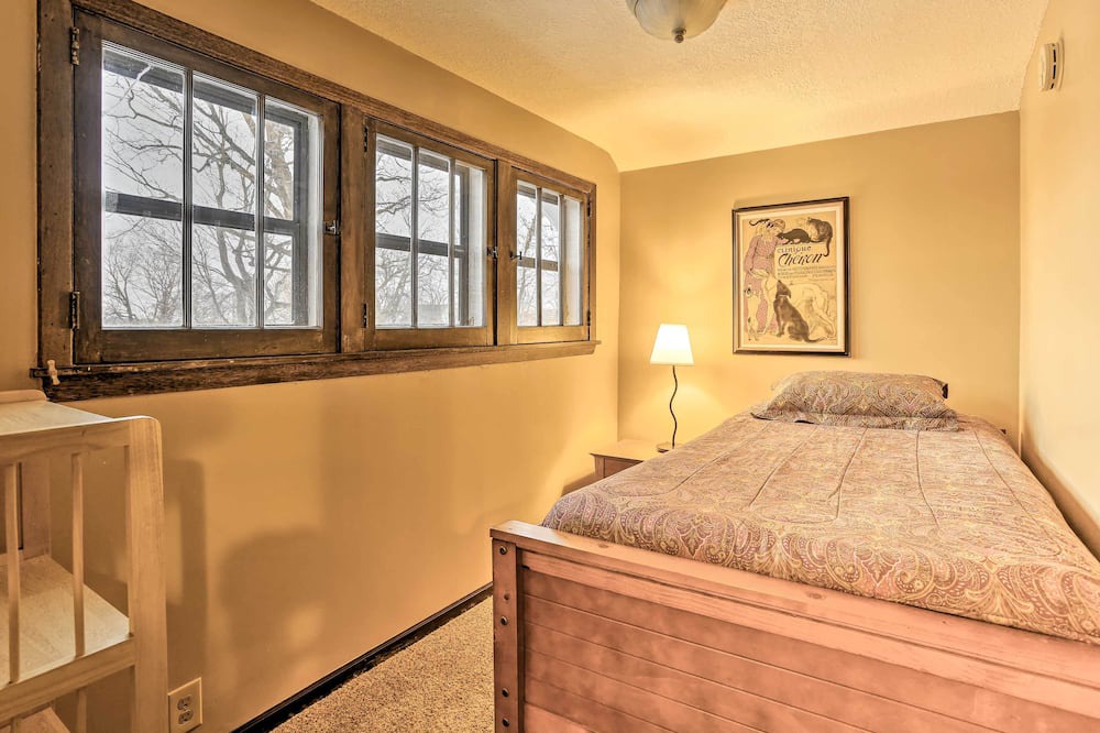 Photo of Bedroom in Mound