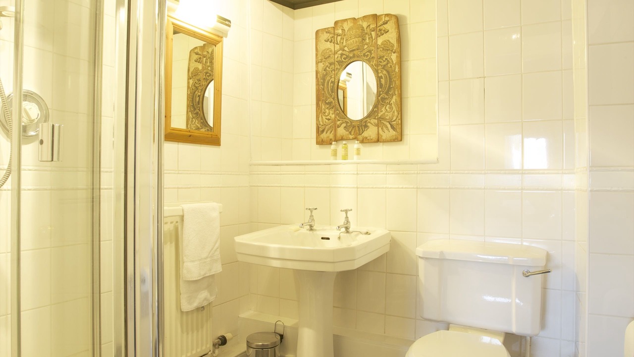 Photo of Bathroom in Badminton