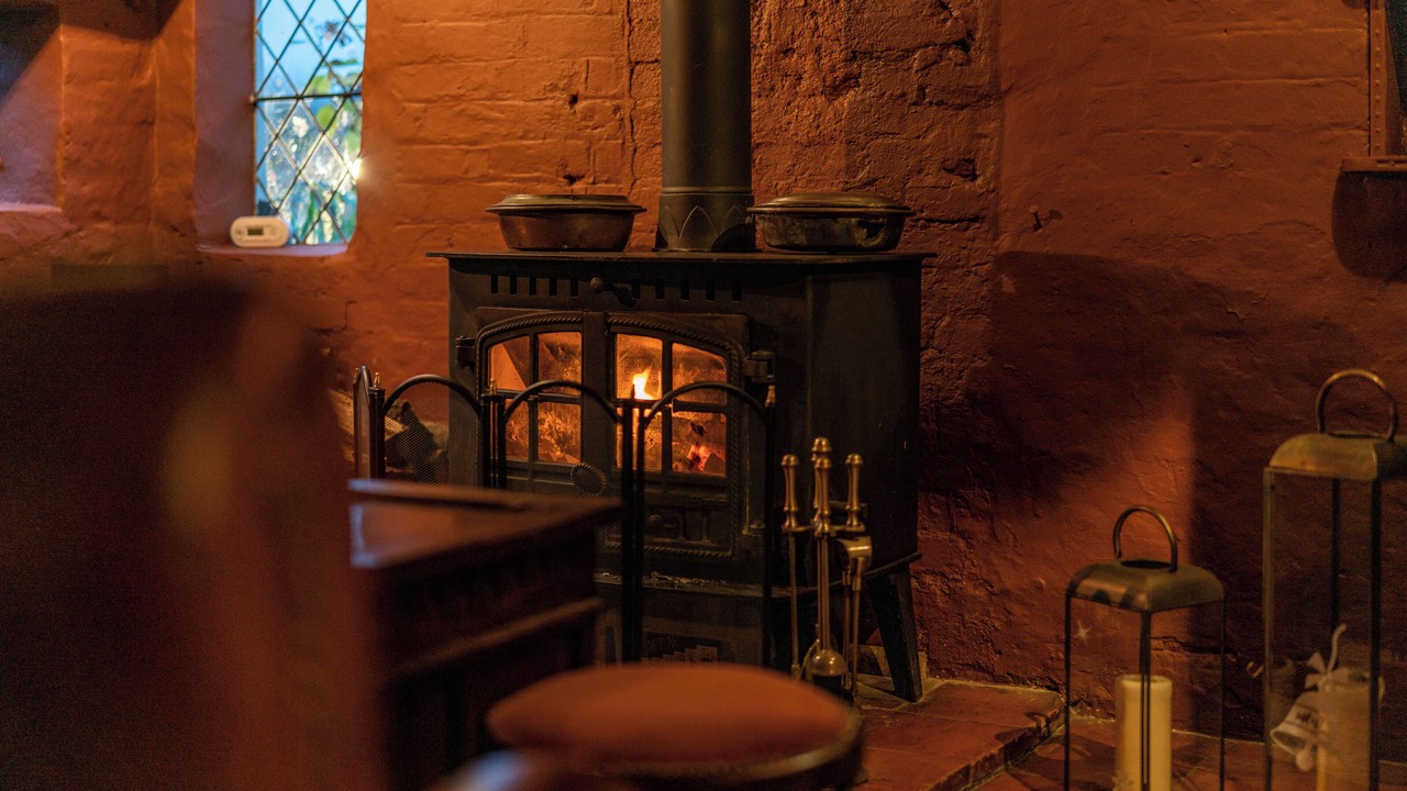 Photo of Livingroom in Crawley Down
