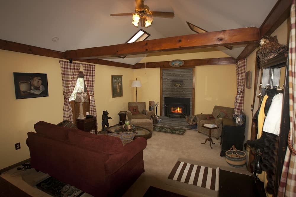 Photo of Livingroom in Brackney