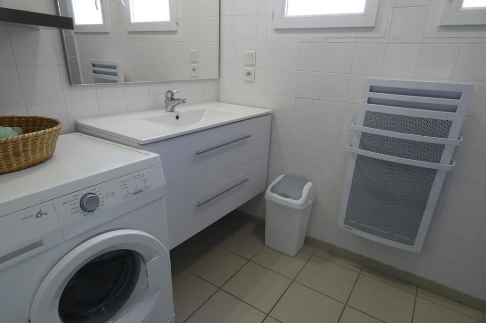 Photo of Bathroom in Mugron