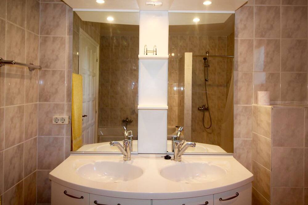 Photo of Bathroom in Pau