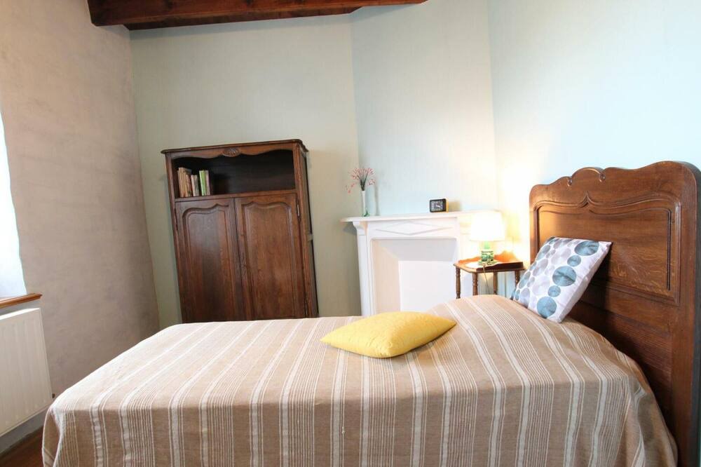 Photo of Bedroom in Dragey-Ronthon