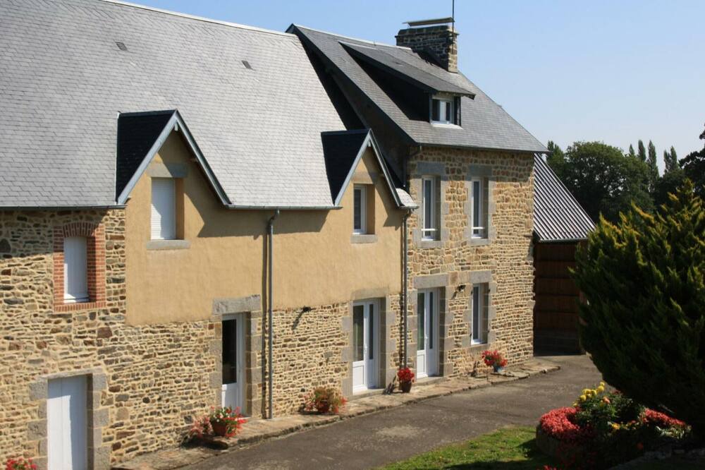 Photo of Outdoor in Dragey-Ronthon