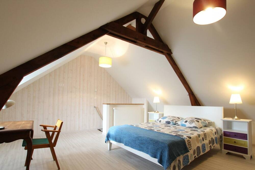 Photo of Bedroom in Dragey-Ronthon