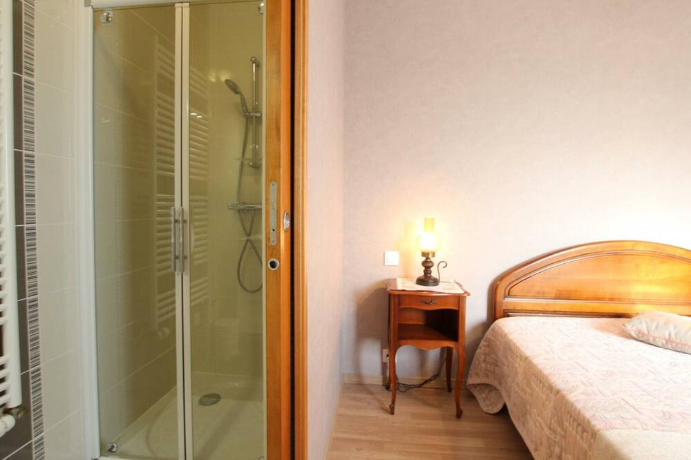 Photo of Bedroom in Dragey-Ronthon