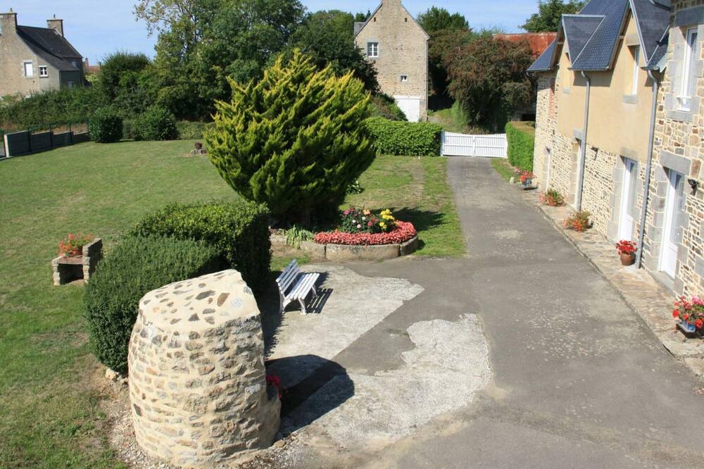 Photo of Outdoor in Dragey-Ronthon