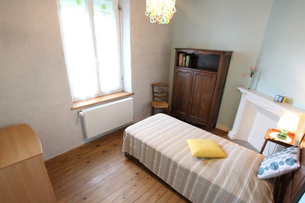 Photo of Bedroom in Dragey-Ronthon