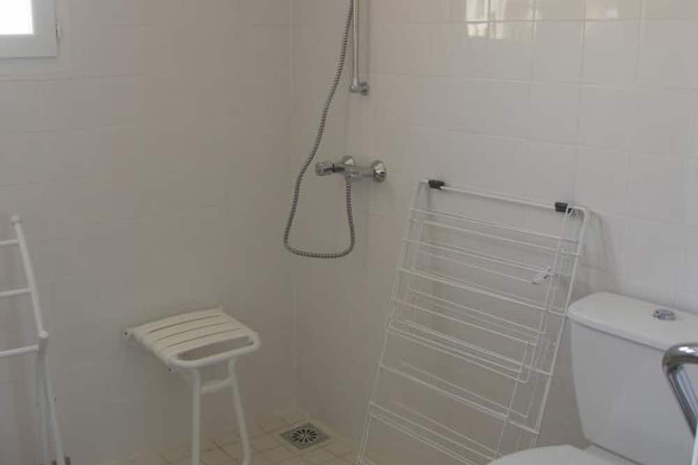 Photo of Bathroom in Mugron