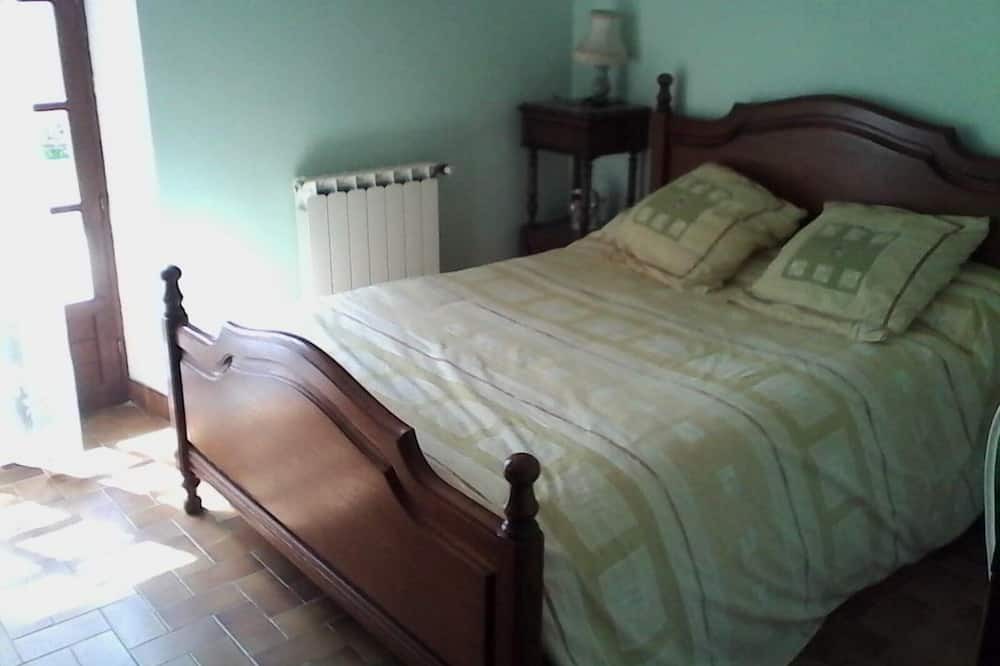 Photo of Bedroom in Monget