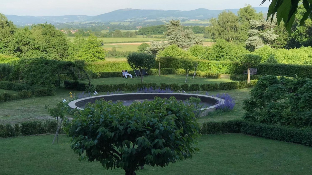 Photo of Outdoor in Poil