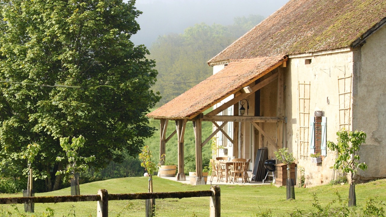 Photo of Outdoor in Poil