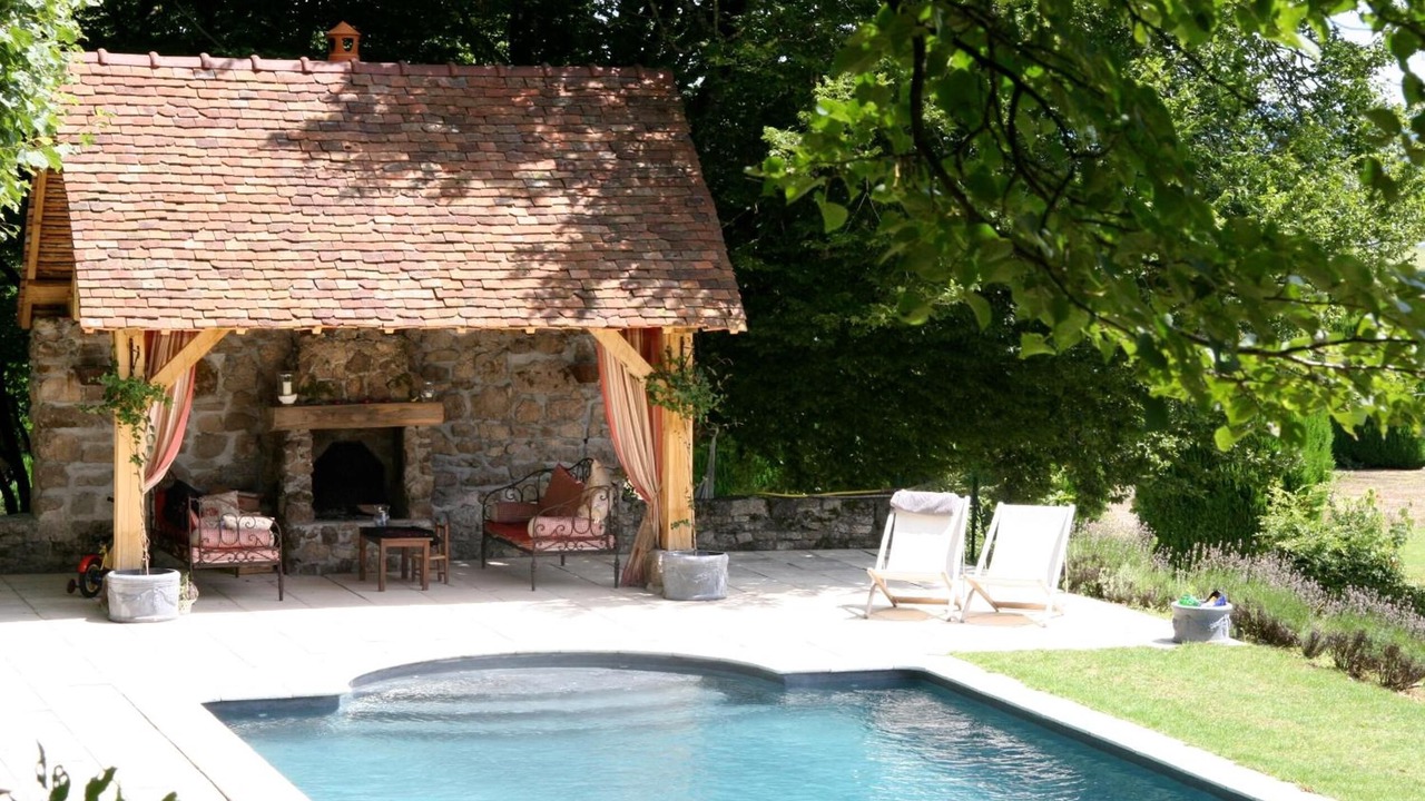 Photo of Outdoor in Poil