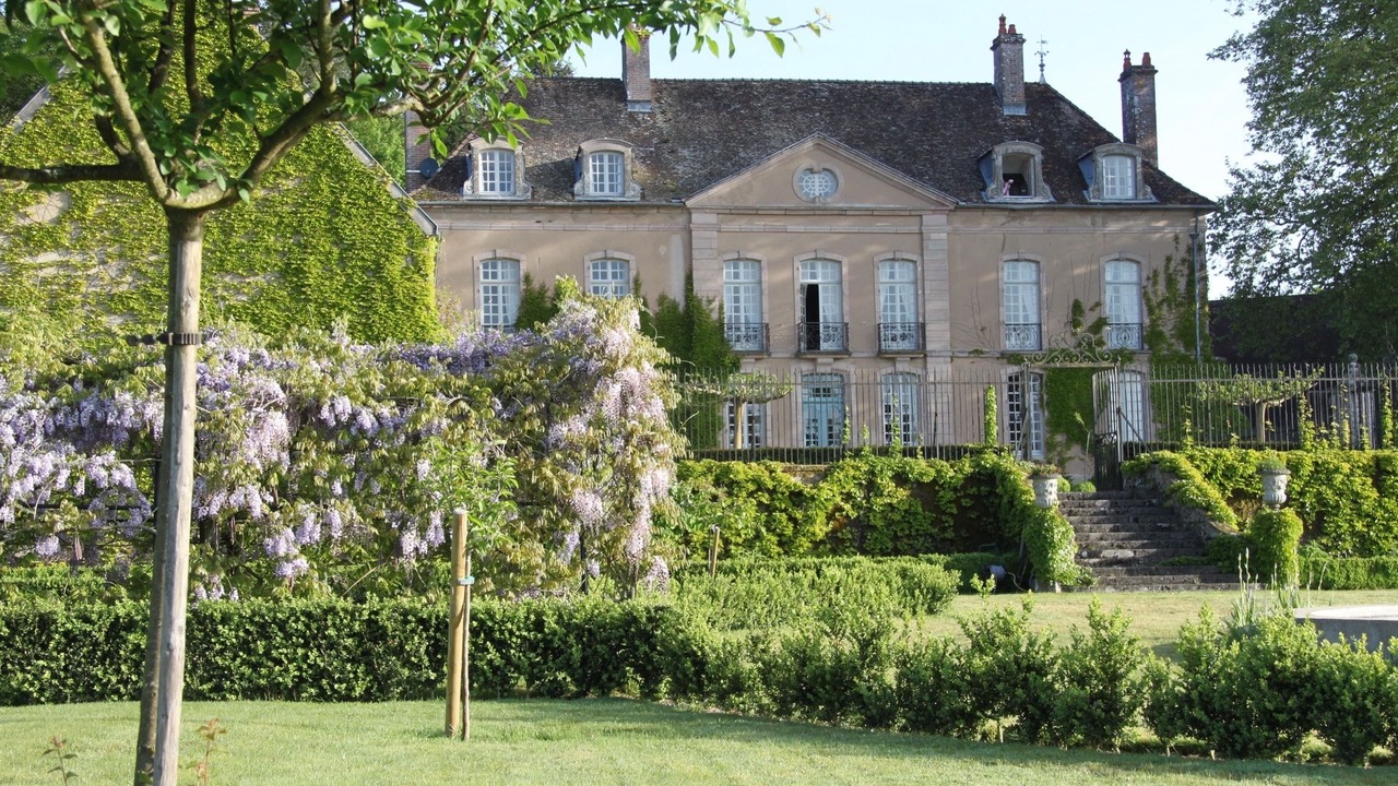 Photo of Outdoor in Poil