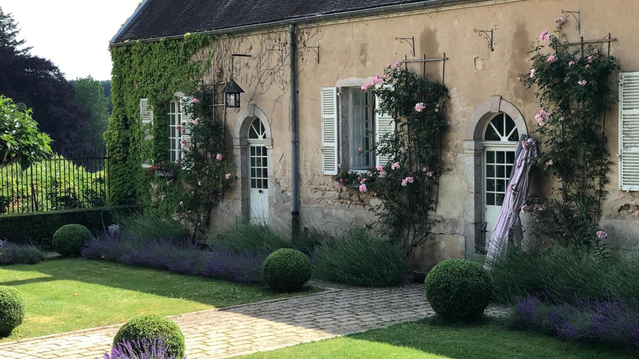 Photo of Outdoor in Poil
