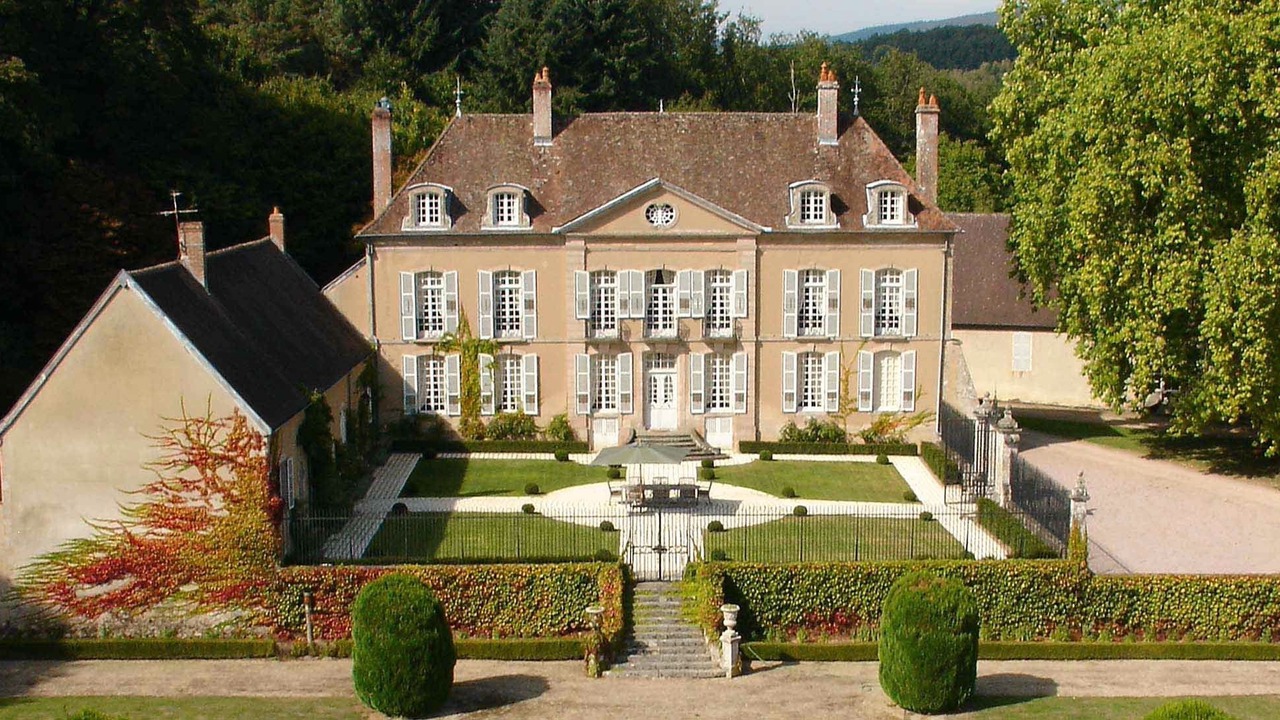 Photo of Outdoor in Poil