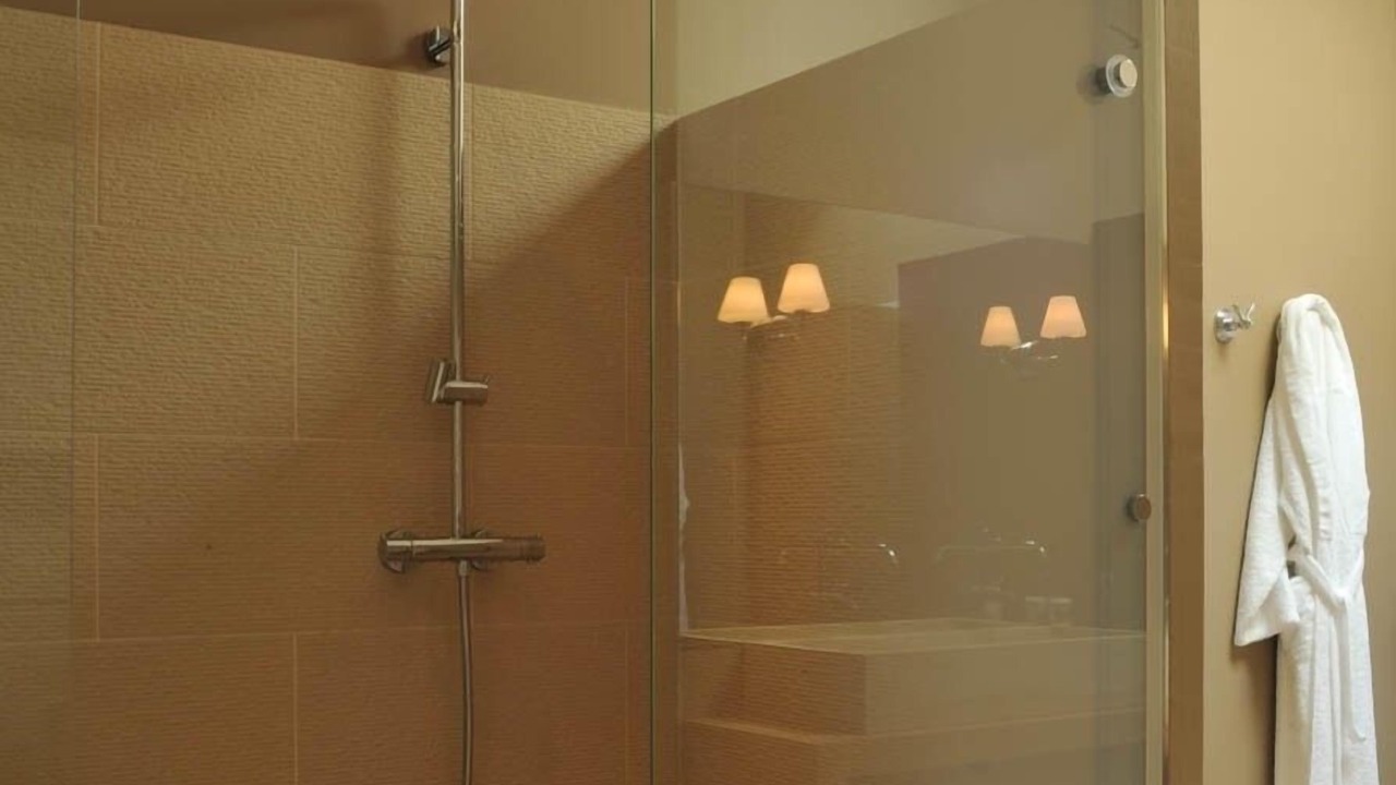 Photo of Bathroom in Beaulieu-sur-Layon