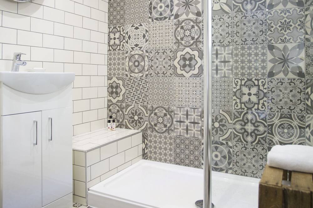 Photo of Bathroom in Faringdon