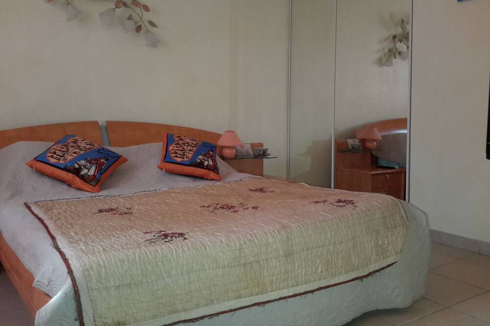 Photo of Bedroom in Montauroux