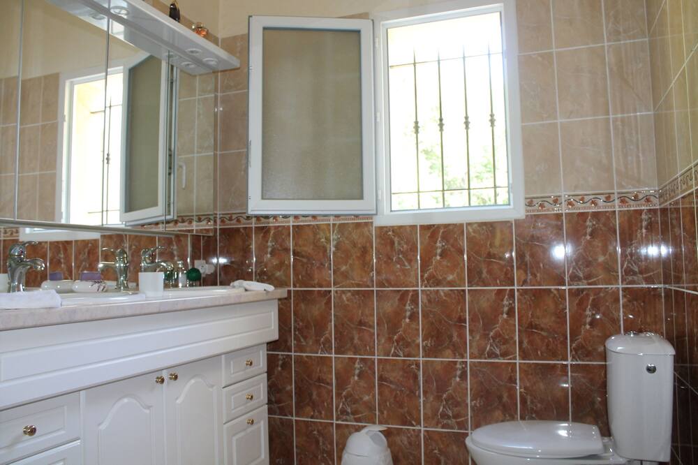 Photo of Bathroom in Montauroux