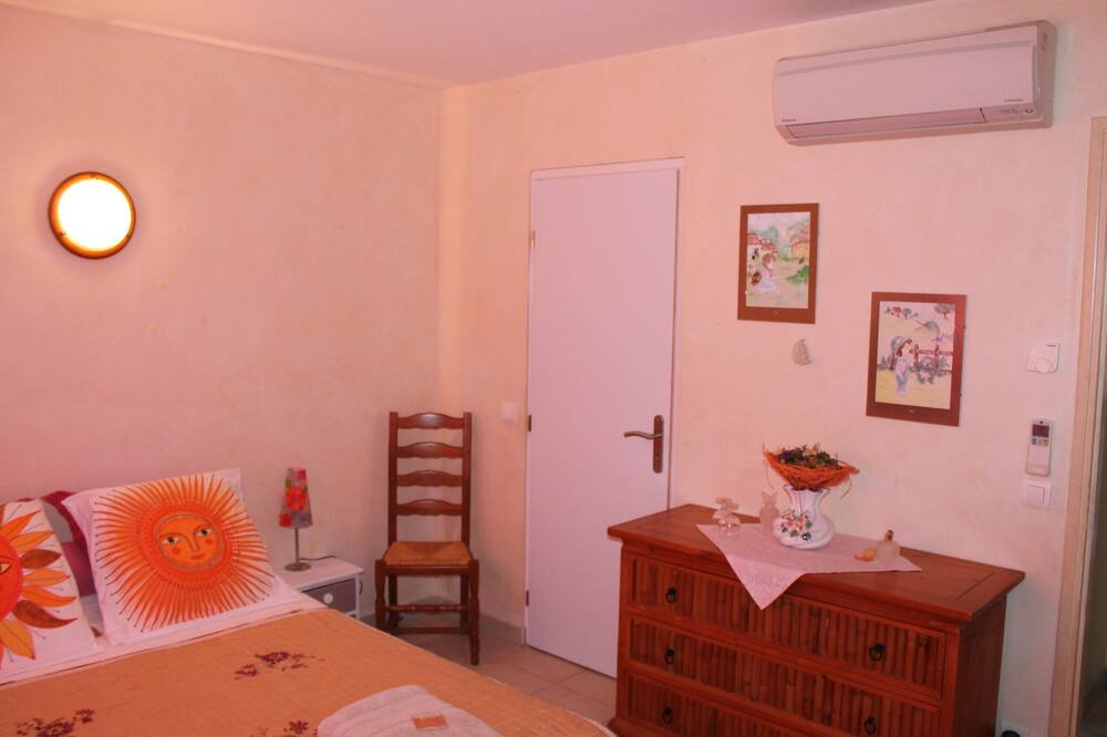 Photo of Bedroom in Montauroux