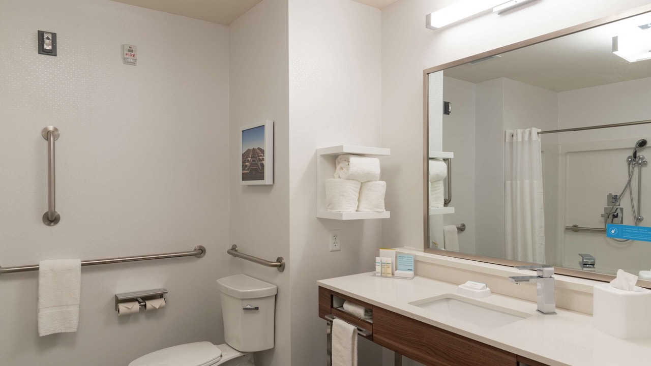 Photo of Bathroom in Xenia