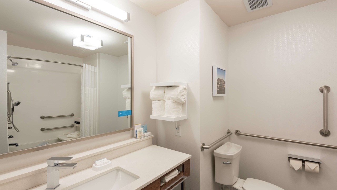 Photo of Bathroom in Xenia