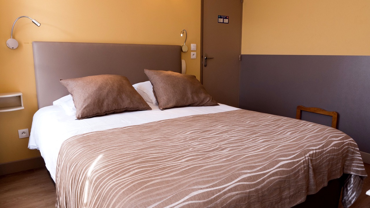 Photo of Bedroom in Sainte-Gauburge-Sainte-Colombe