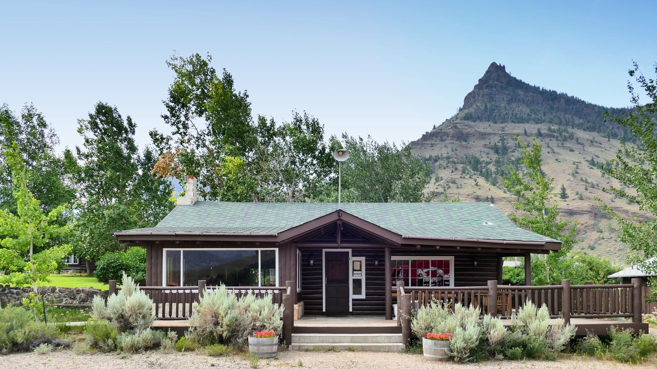 Photo of Outdoor in Wapiti