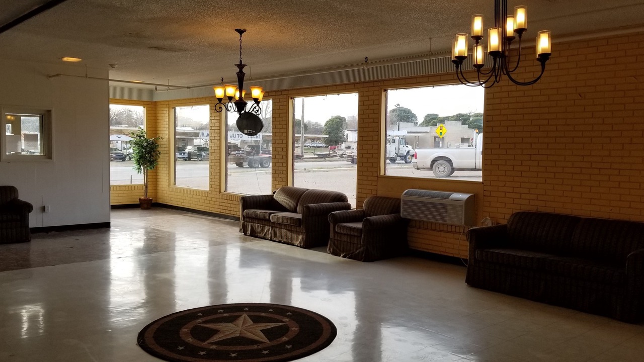 Photo of Livingroom in Sweetwater