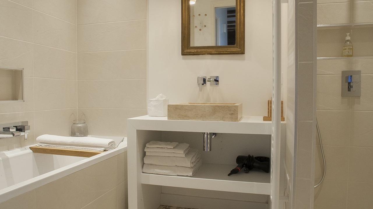 Photo of Bathroom in Cluny