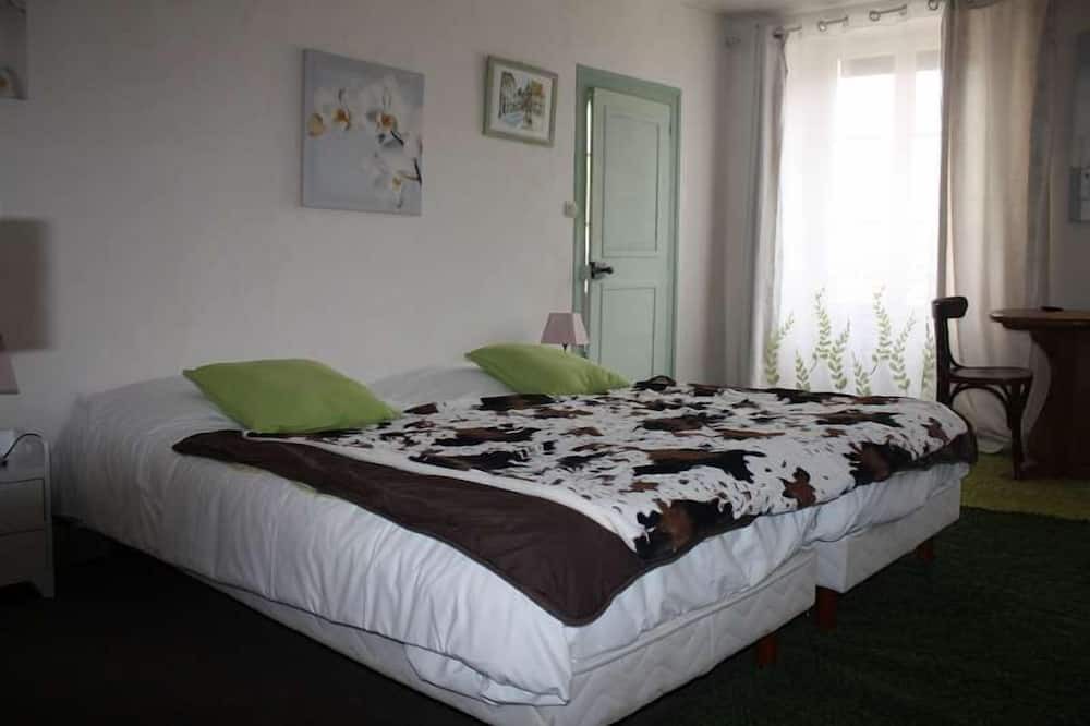 Photo of Bedroom in Vezelay