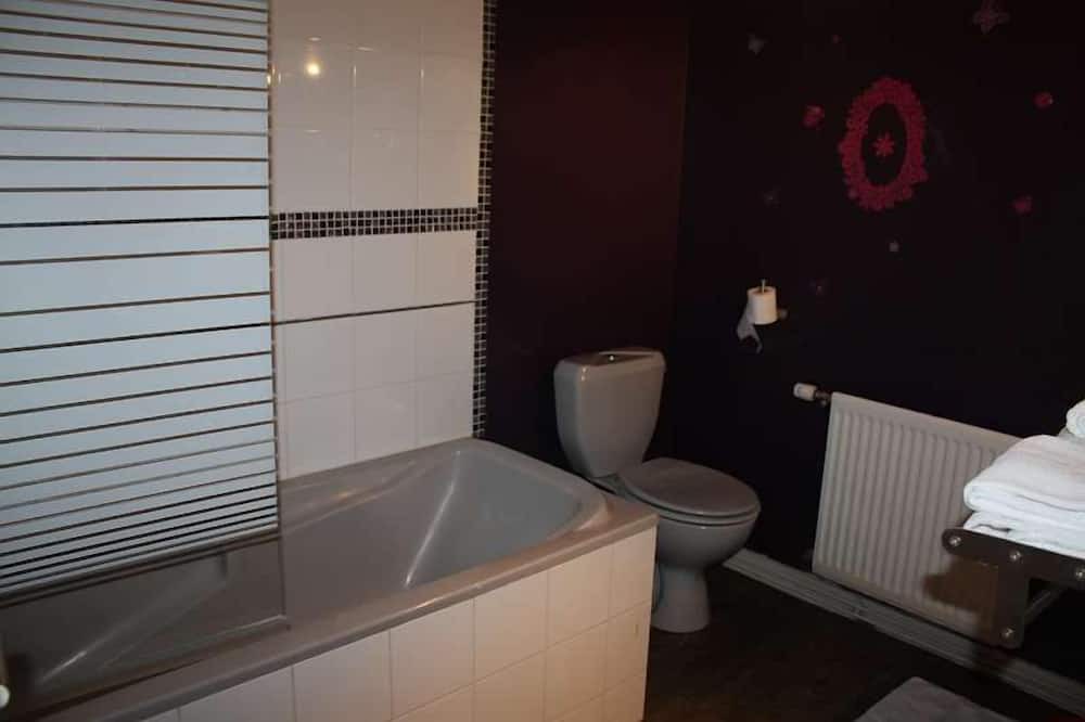 Photo of Bathroom in Vezelay