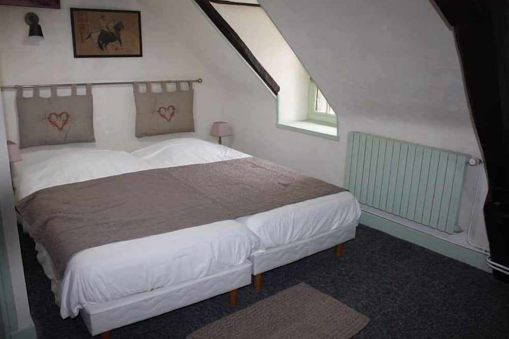 Photo of Bedroom in Vezelay