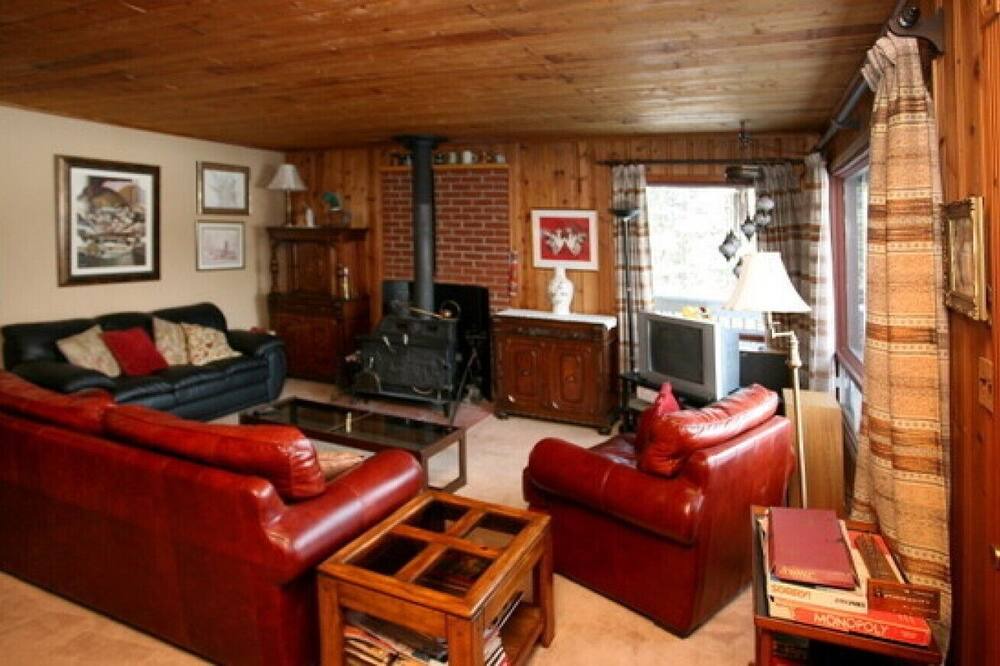 Photo of Bedroom in Mille-Isles