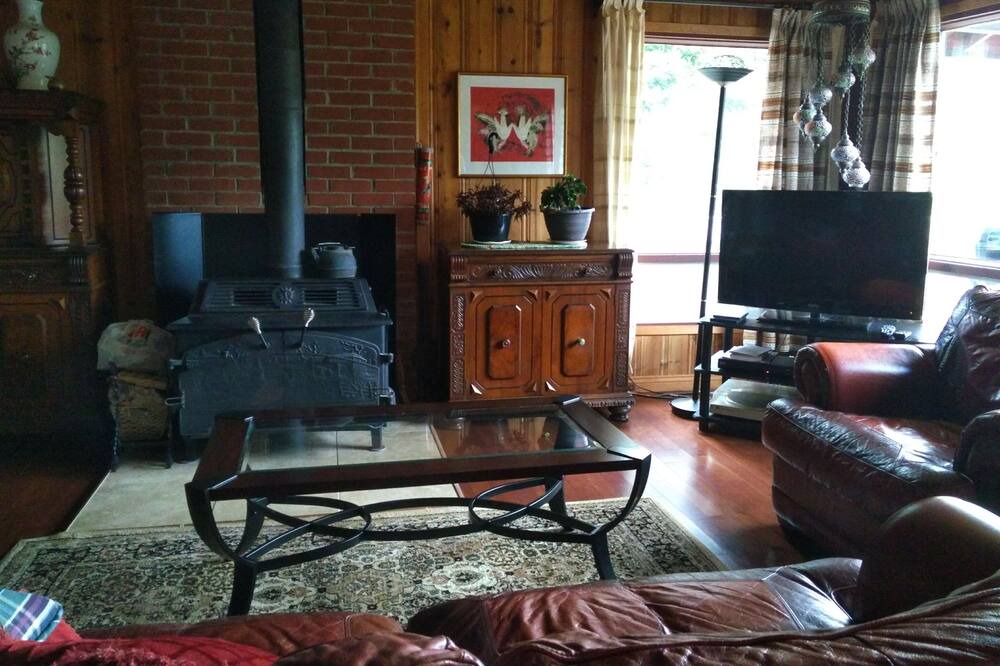 Photo of Livingroom in Mille-Isles