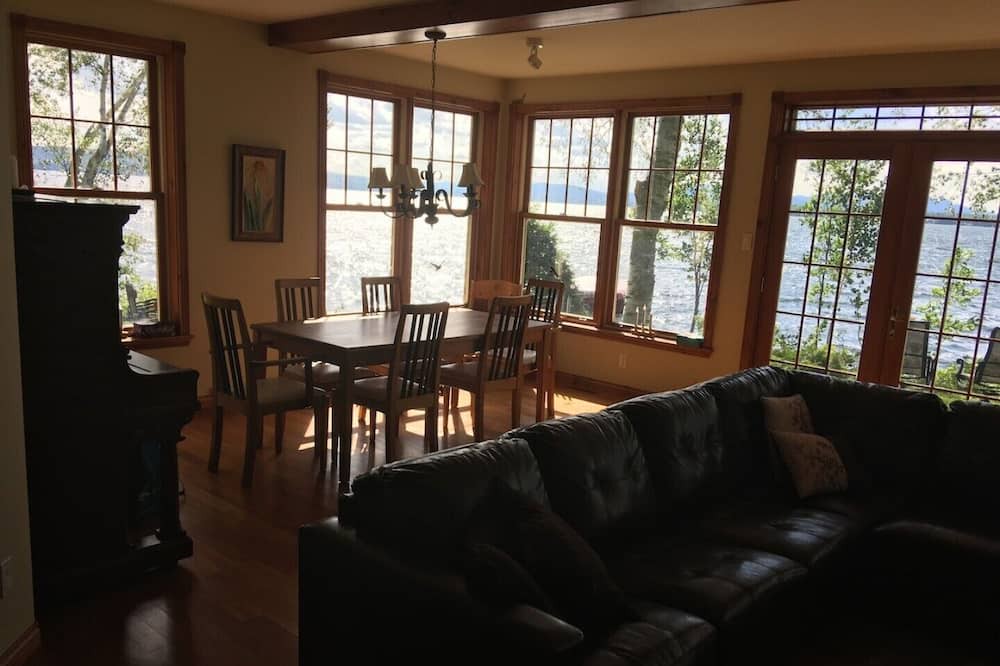 Photo of Bedroom in Lac-Brome