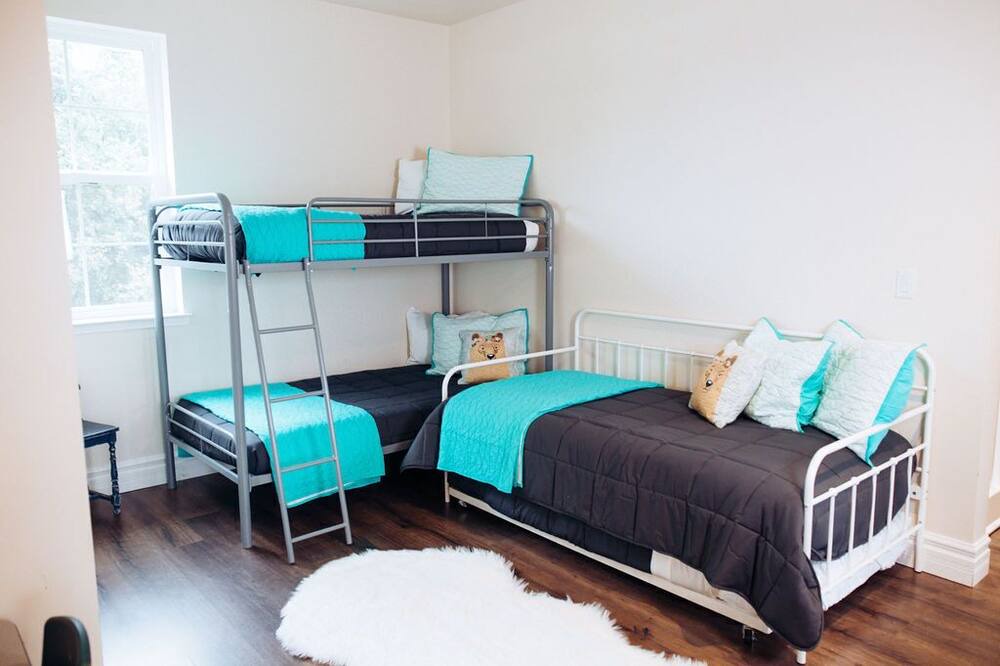 Photo of Bedroom in Penngrove